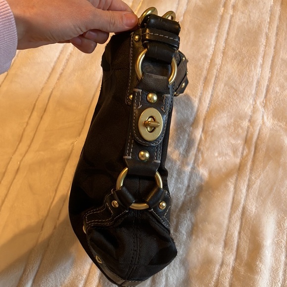 Coach Carly Signature shoulder bag - Picture 11 of 11